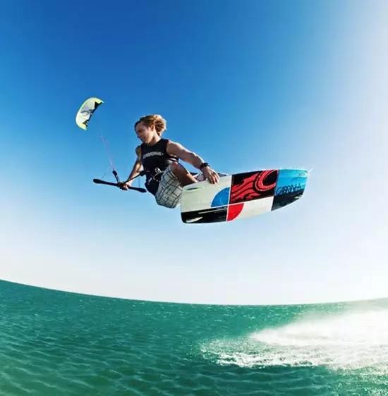 麻辣趟 | kitesurfing带你冲破碧浪,冲向蓝天