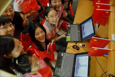 2009年10月1日,湖北武汉,湖北经济学院的学生