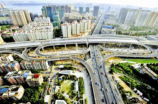 武汉人口出城_武汉地铁出人口图片(2)