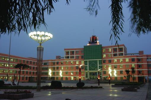 70年中学换新颜 晨阳水漆环保助力(组图)