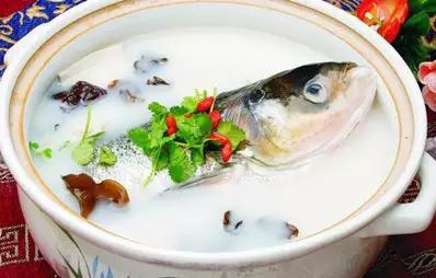 鱼头豆腐汤
