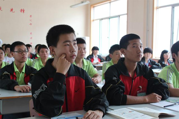 落榜生的新选择!没考上高中的德州学生也能上大学