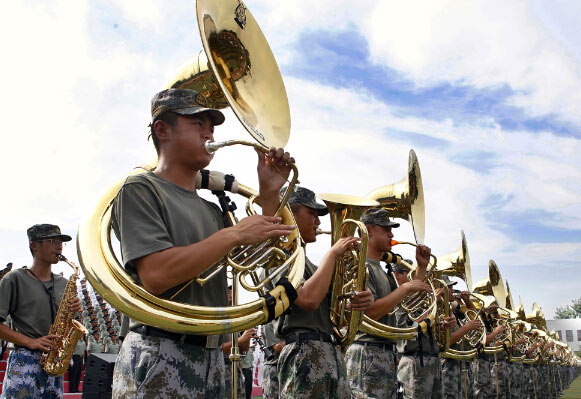联合军乐团将在阅兵当天第一个进入阅兵场地，为纪念大会和阅兵提供“背景音乐”