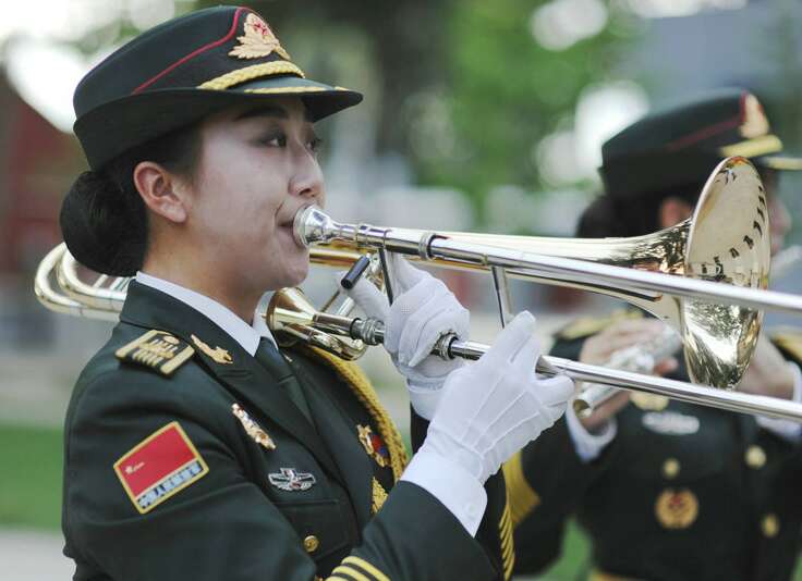 阅兵倒计时:记者探访联合军乐团的美丽女乐手(组图)