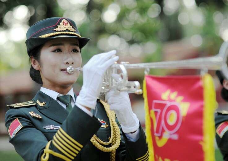 阅兵倒计时:记者探访联合军乐团的美丽女乐手(组图)