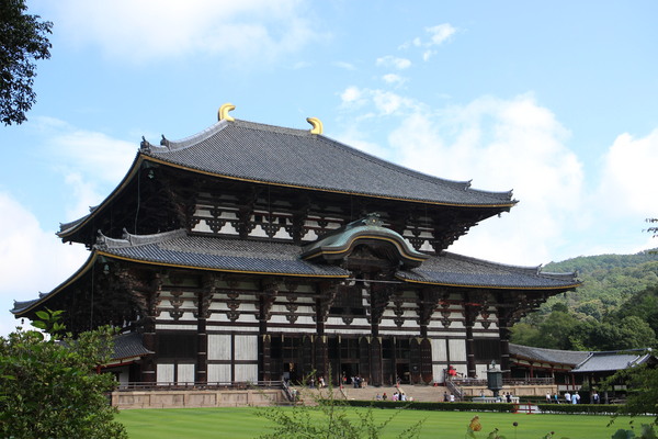 日本东大寺是建于奈良时代的著名佛寺,公元72