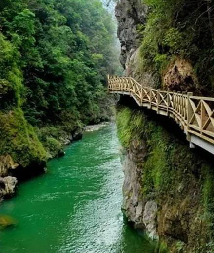 6,宜春明月山青云栈道