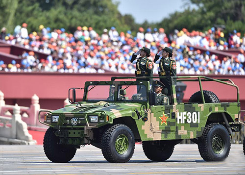 118台东风军车参加纪念抗战胜利70周年阅兵式