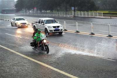 阅兵北京人工降雨