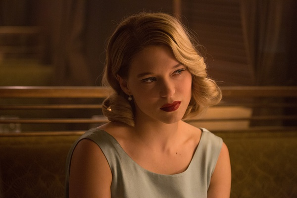 《007:大破幽灵危机spectre》 女主角lea seydoux也美得要命,当然对比