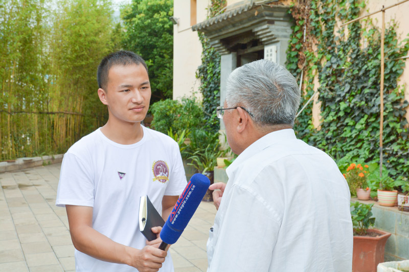 首都大学生采访团:期待下一次启程(组图)