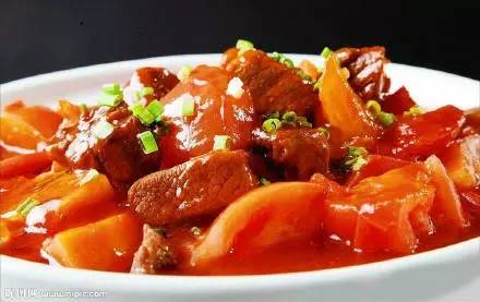 西红柿牛腩家庭版做法,汤泡饭可以吃两大碗!