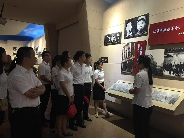 红安长江村镇银行开展纪念抗日战争胜利70年