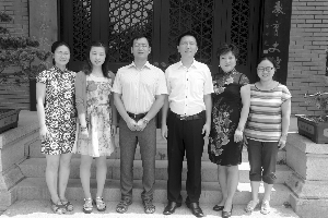 南京中女教师将去英国执教 教汉语还教广场舞
