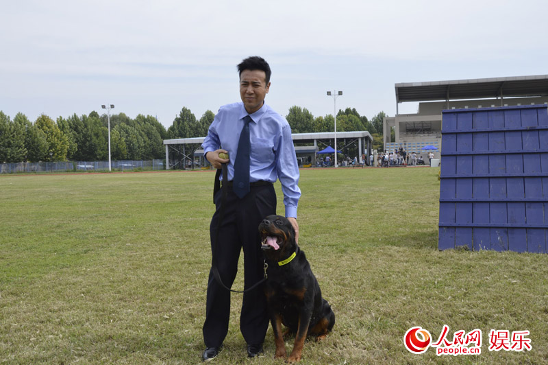 《警花与警犬》在北京市公安局警犬基地正式开机