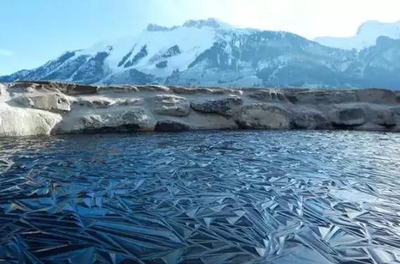 8.瑞士,结冰的池塘