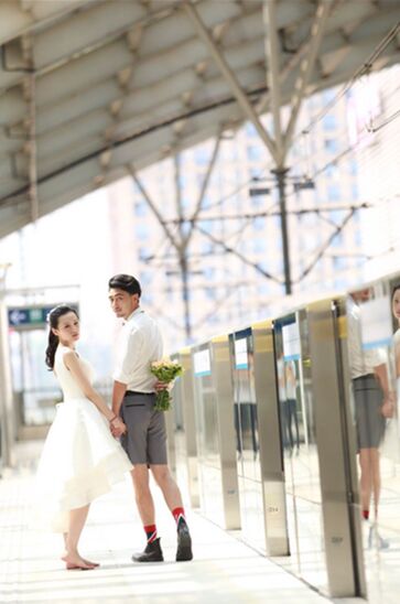 地铁婚纱照_广州地铁