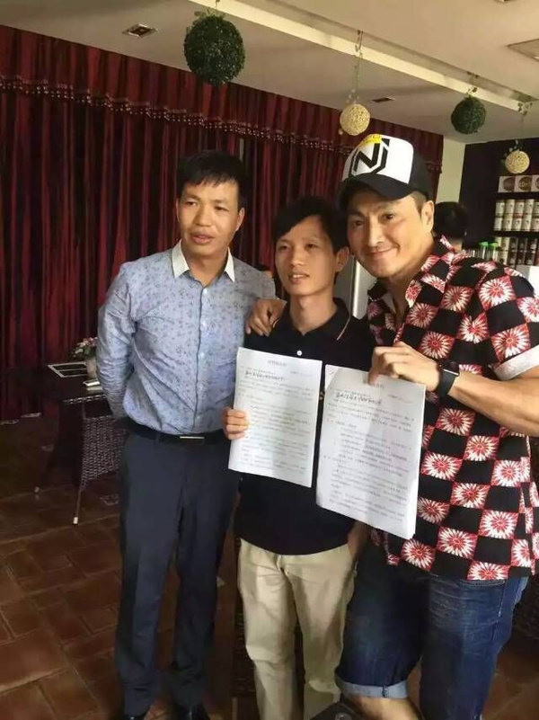何家劲与三里人家携手五谷营养餐
