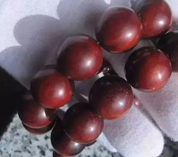 小陆教你辨别血檀与小叶紫檀图片