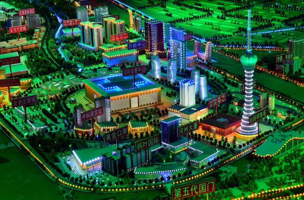 新疆霍尔果斯:西部口岸变身现代新城(组图)
