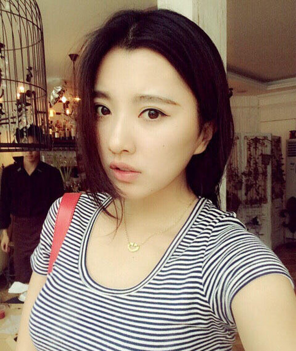 北京电影学院校花刘芮侨脸颊粉嫩 堪称电眼女