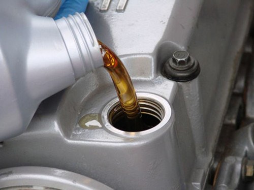 汽车发动机润滑油的正确使用