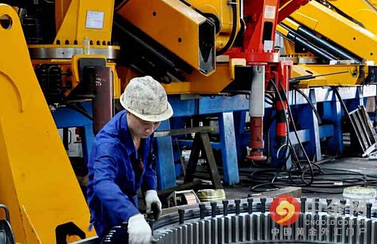 中国8月规模以上工业增加值同比增6.1% 不及