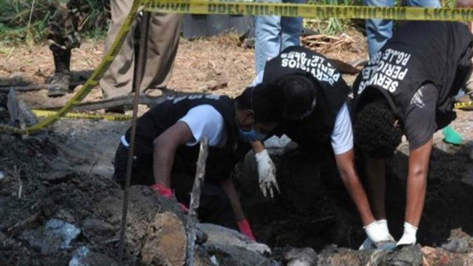 墨西哥沿海发现乱葬坑 埋9具无名人尸(图)-搜狐