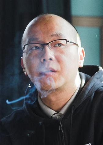 46岁的窦唯缘何会沦为秃顶邋遢大叔?