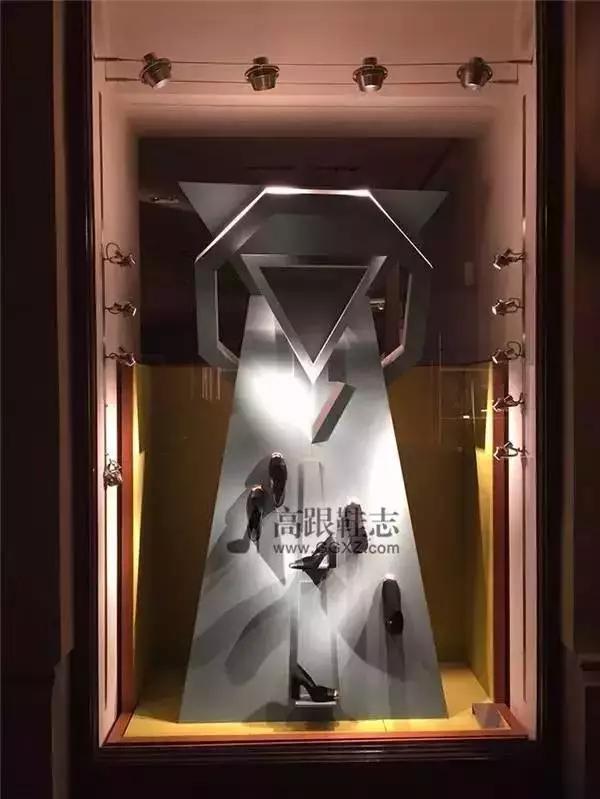 高跟鞋创意橱窗
