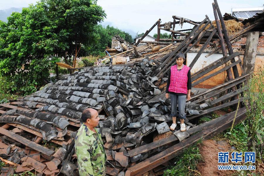 云南华坪突发洪涝泥石流灾害 1人死亡14人失联(组图)