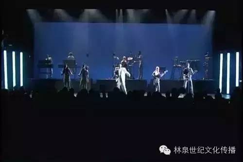这样的舞台居然成就了全球十大经典演唱会