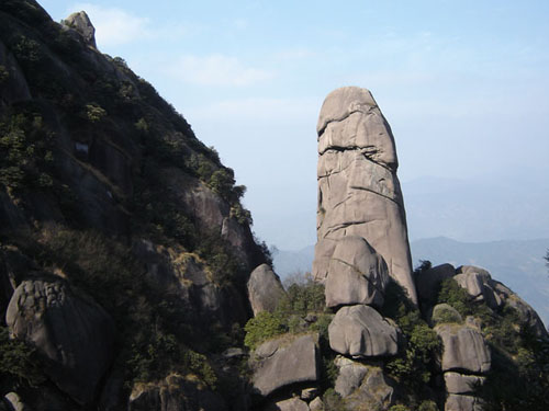 游上饶:上饶灵山特级景点之一乾坤柱旅游景点