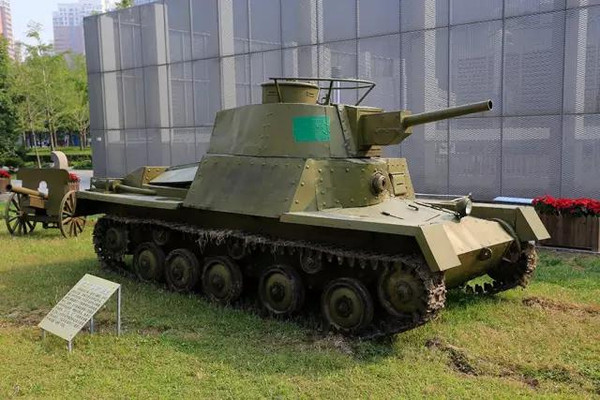 在二战时期该车主要用于运输士兵以及装载轻型武器