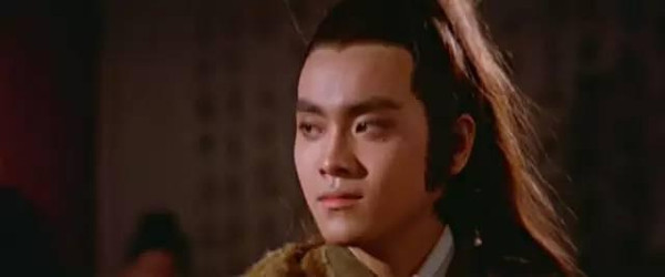 尔冬升的阿飞是尖锐,直接,倔强的少年,仿佛带有一种让人很想摧折他