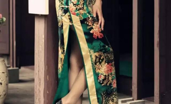 旗袍开衩:那一条充满欲望的时尚之缝