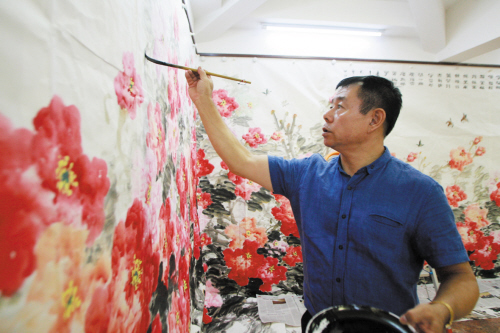 文/图本报记者张明春 本报讯 画家田野在忙什么?