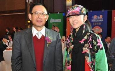 揭秘56岁杨丽萍与其亿万富豪老公不生育之谜