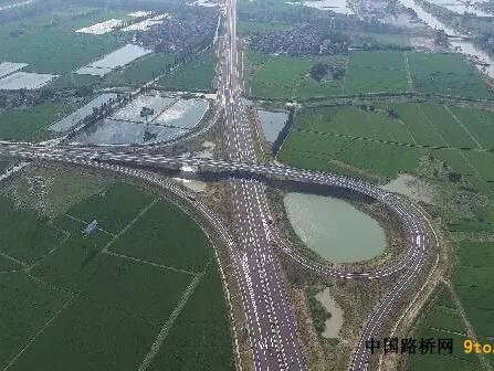 9月23日,常州至溧阳高速公路通过交工验收,将于9月26日正式通车.