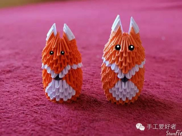 这些精致的小动物都是由一张张三角形组合成的立体折纸(origami),好