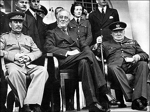 左起)斯大林、罗斯福、丘吉尔在德黑兰会议期