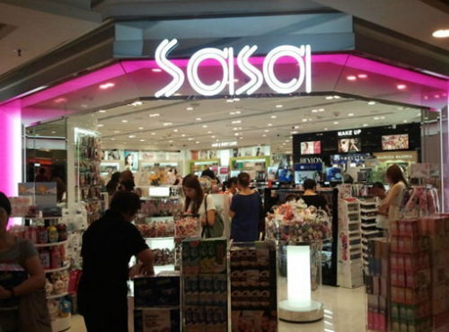 國慶期間，香港澳門的莎莎一定顧客爆增。記得帶上大眾點評享優惠。