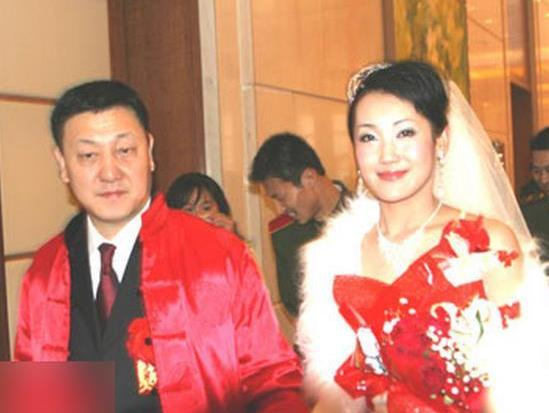 男明星背后的神秘女人,求加精