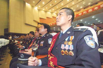2015年广西柳州政法干警面试礼仪指导:行为举