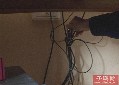 山西太原沁园春商务酒店客房惊现隐蔽式摄像头