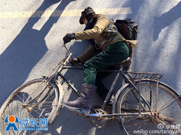 唐嫣晒《九层妖塔》骑单车倒地照 赵又廷拖后