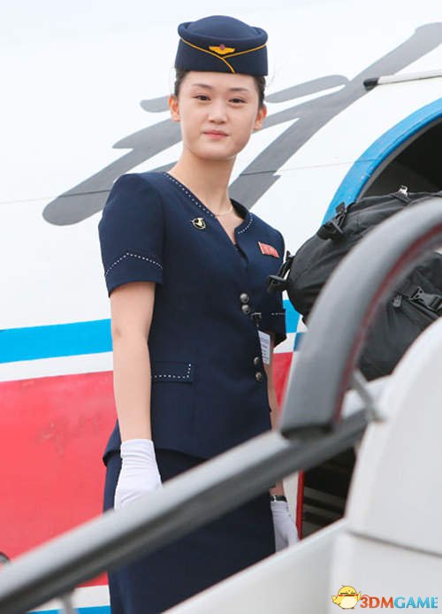 越南航空飞机比基尼美女vs朝鲜空姐(组图)