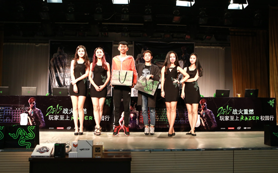 据Razer(雷蛇)官方新闻报道,在本次活动中,现场的众多喜爱游戏和雷蛇高端游戏设备的玩家高端游戏硬件装备,同时能感受到高人气网游带来的震撼。相信通过游戏性能强大的Razer(雷蛇),也能给玩家带来更加超前的游戏体验,超强悍的硬件配置,一定会让玩家为之疯狂<b
