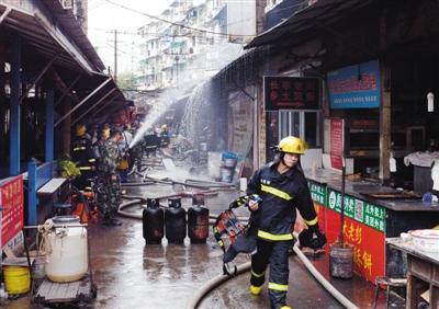 安徽芜湖餐厅爆炸致17人遇难 是否有学生遇难尚待确认