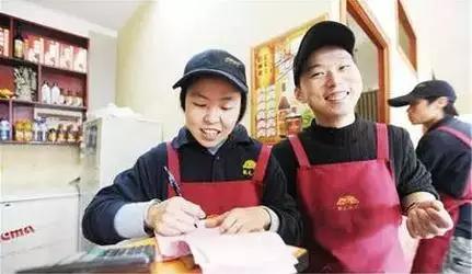 【案例】80后小伙创业开水饺店 小生意年赚百